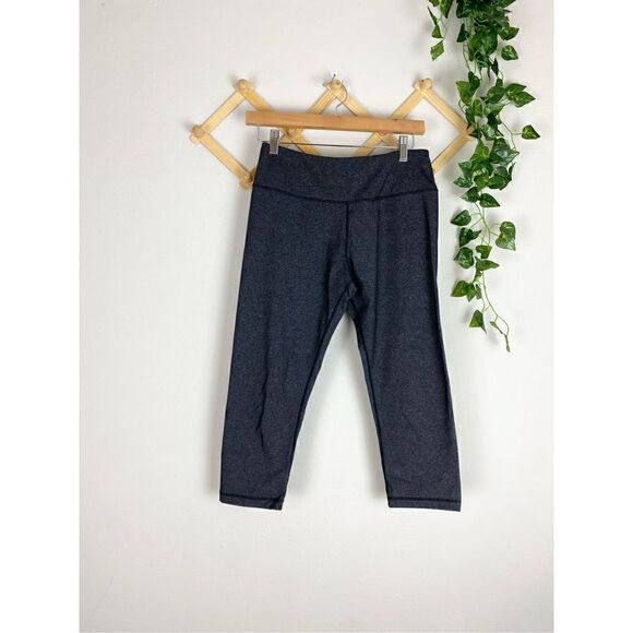 LULULEMON Wunder Under Crop Charcoal Gray Size 8 EUC T616 - Picture 1 of 5
